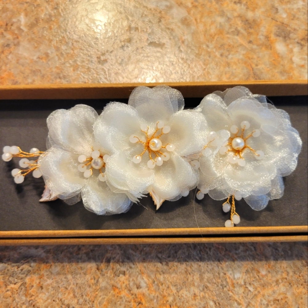 Awbridal hair flower clips